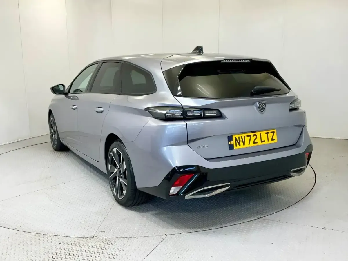 Second-hand Peugeot 308 Allure Premium 130 CP (95 kW) 2023 Gri Break