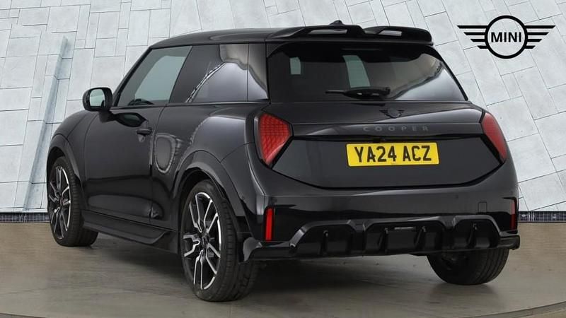 Used Mini Cooper Hatch 154 HP (113 kW) 2024 Black Hatchback
