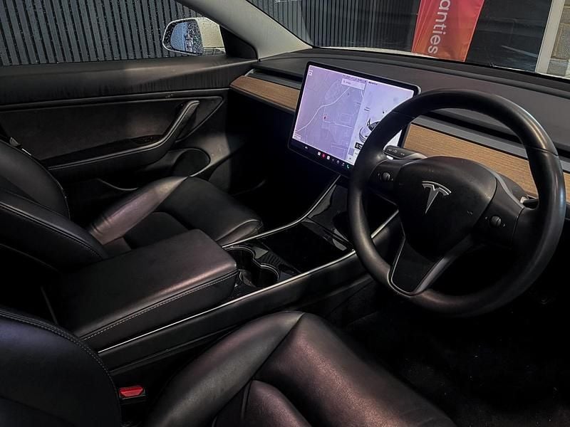 Used Tesla Model 3 Standard Range 239 kW (325 HP) 2020 White Sedan