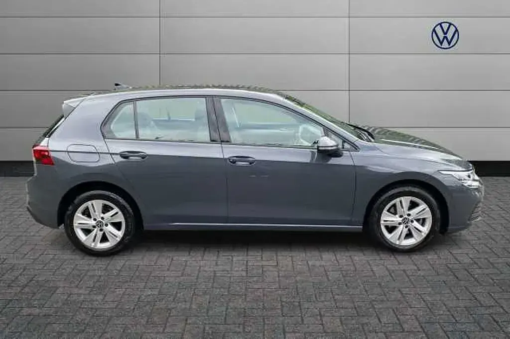 Used VW Golf VIII Life 130 HP (95 kW) 2022 Grey Hatchback