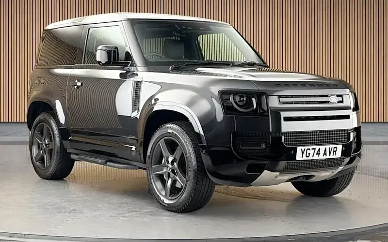 Used Land Rover Defender SE Dynamic 350 HP (257 kW) 2024 SUV