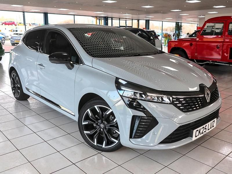 Used Renault Clio V Techno 143 HP (105 kW) 2025 Grey Hatchback