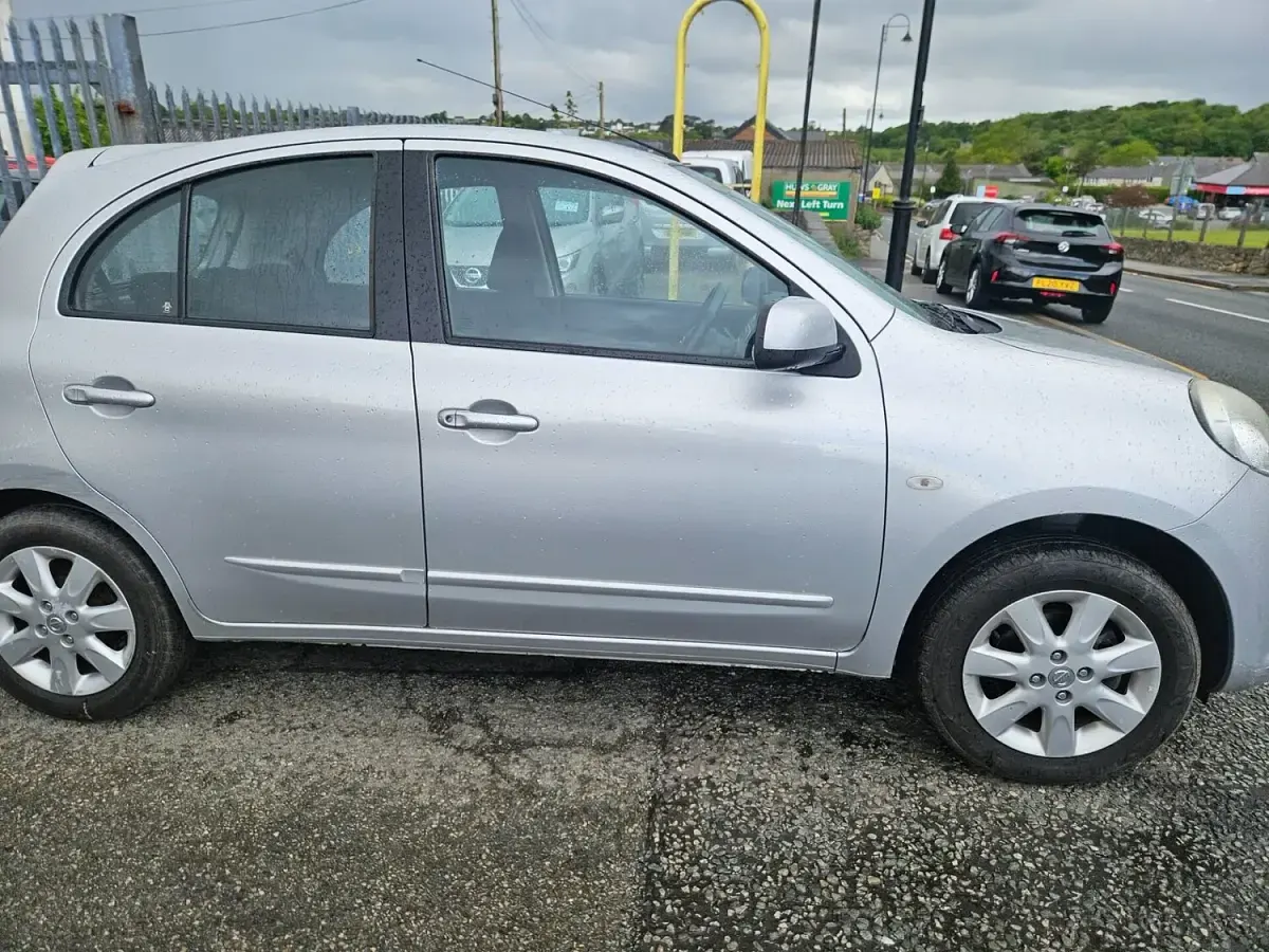 Used Nissan Micra Acenta 80 HP (58 kW) 2011 Silver Hatchback