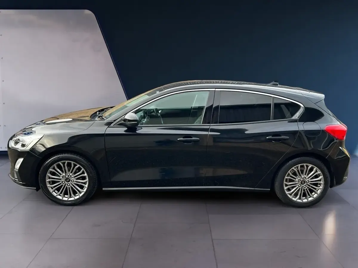 Used Ford Focus Titanium X 125 HP (91 kW) 2018 Black Hatchback