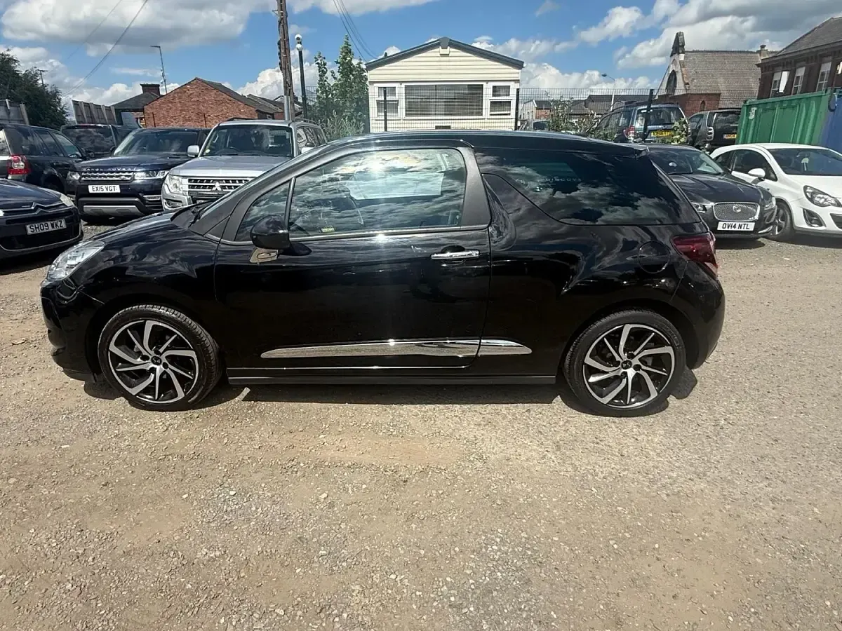 Used DS Automobiles DS3 Connected Chic 2019 Black Hatchback