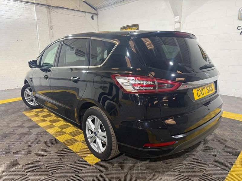 Usado Ford S-MAX Titanium 150 CV (110 kW) 2016 Negro Monovolumen