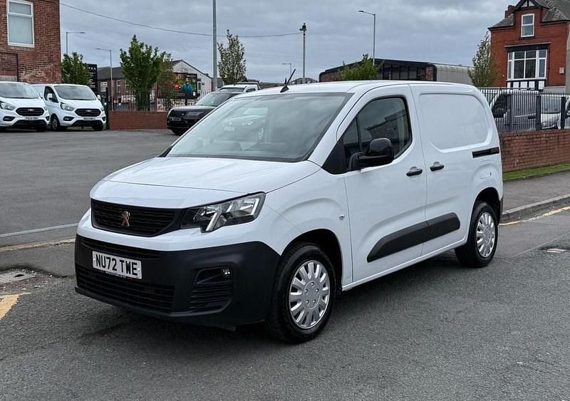 Used Peugeot Partner 100 HP (73 kW) 2022 White MPV