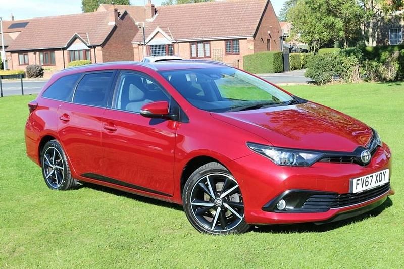Used 2018 Toyota Auris Touring Sports Design Estate | £9,995 (Good price) - Image 1/1