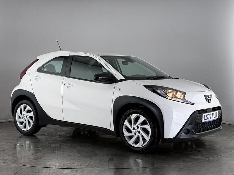 Used Toyota Aygo X PURE 2022 White SUV