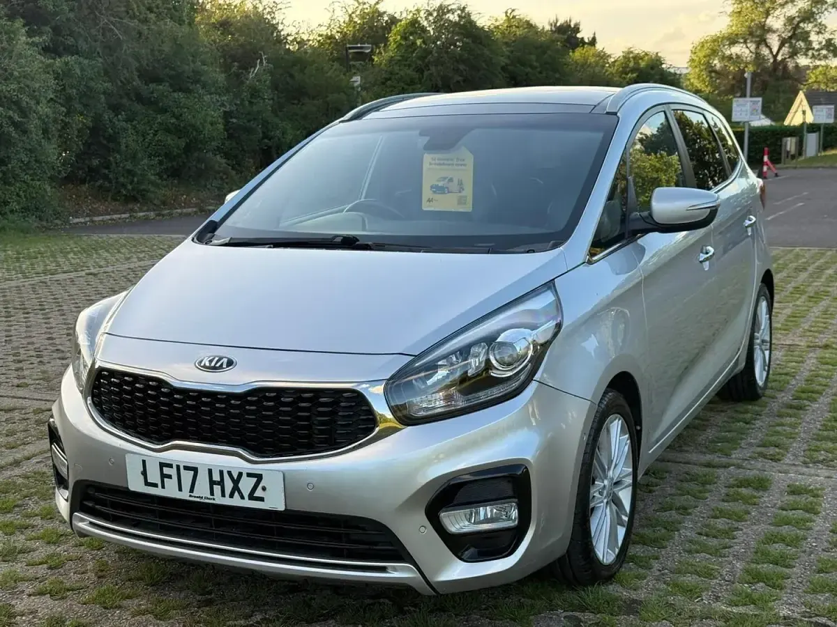 Used Kia Carens 139 HP (102 kW) 2017 Silver MPV