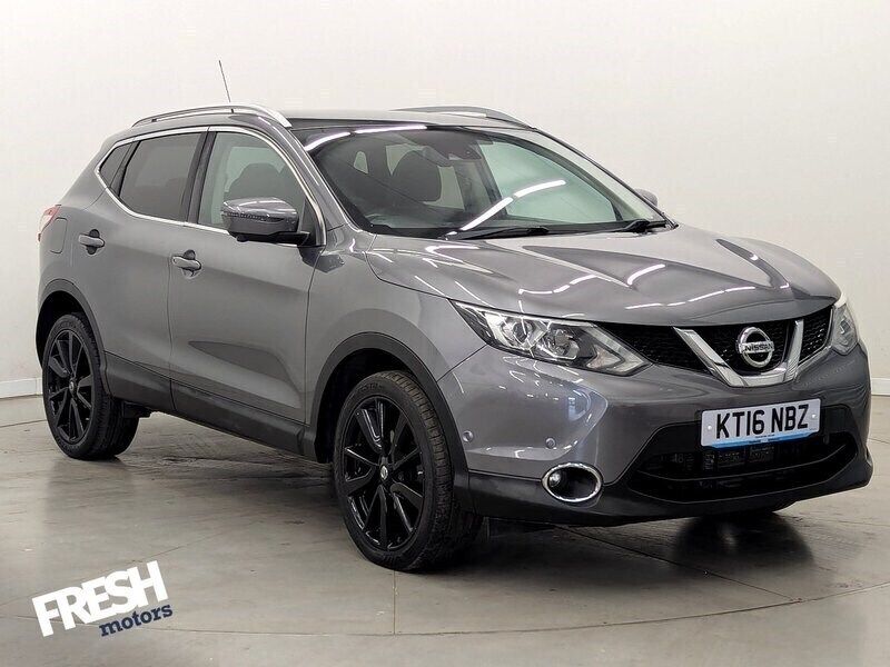 Gun metallic Used 2016 Nissan Qashqai Tekna SUV | £10,290 (Fair price) - Image 1/4