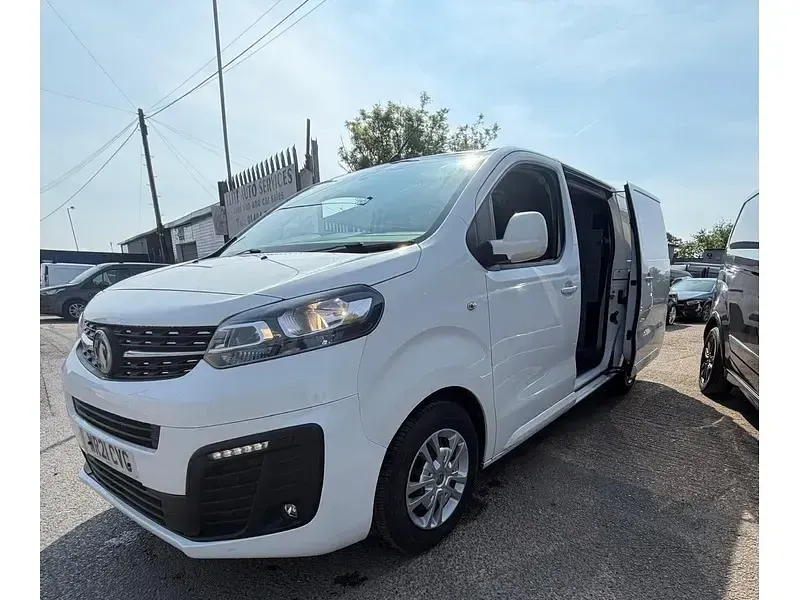 Used Vauxhall Vivaro Sportive 150 HP (110 kW) 2021 White MPV