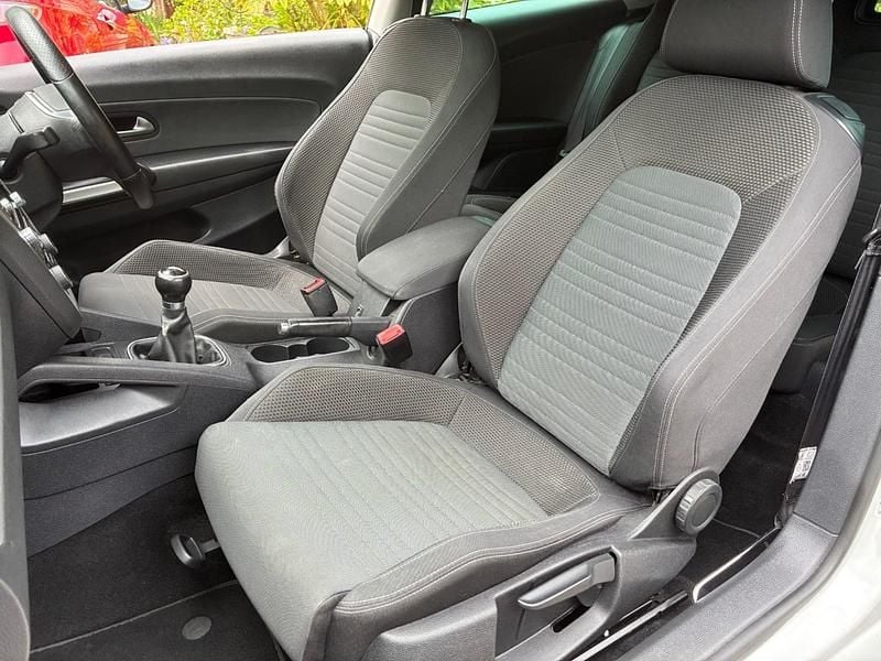 Begagnad VW Scirocco GT 2011 Vit Sportkupé