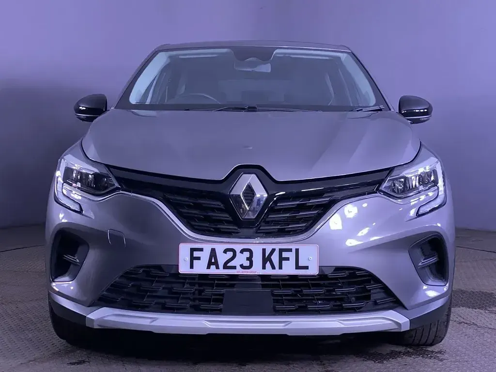 Usado Renault Captur Evolution 145 HP (106 kW) 2023 Cinzento SUV
