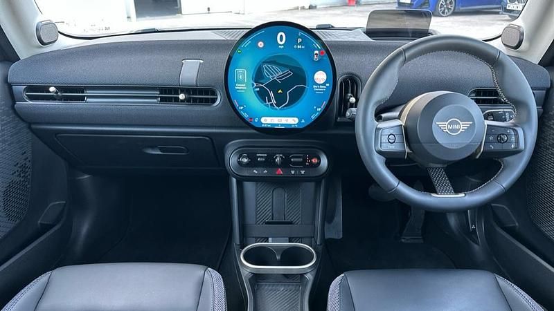Usado Mini Cooper Hatch 156 CV (114 kW) 2024 Plateado Utilitario