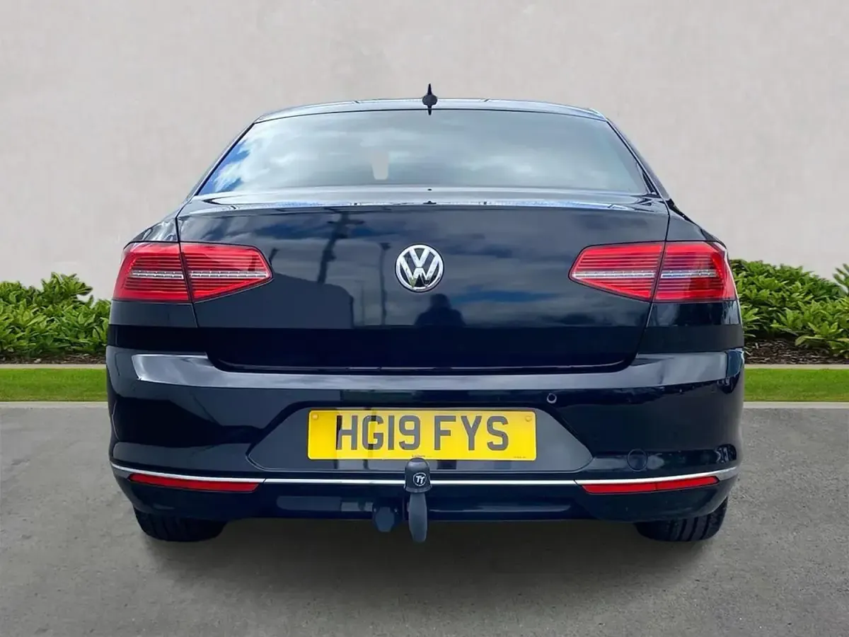 Usado VW Passat GT 150 HP (110 kW) 2019 Preto Sedan