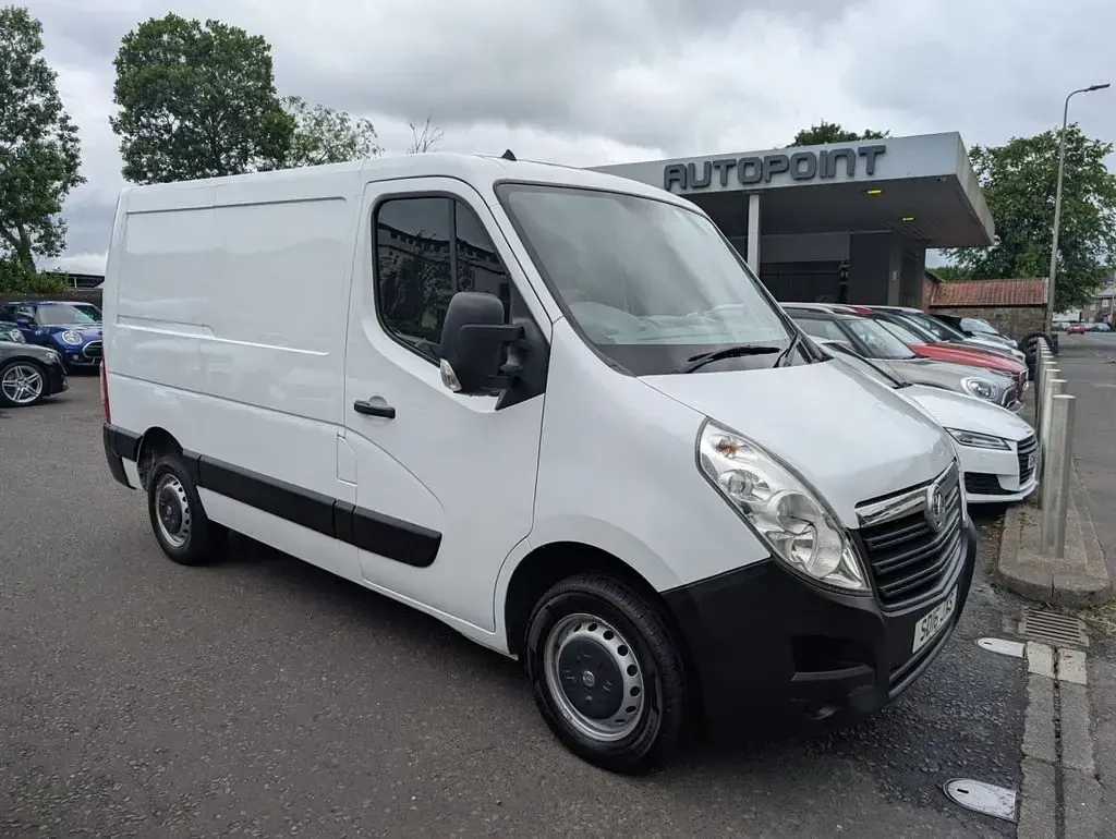 Used Vauxhall Movano 110 HP (80 kW) 2016 White MPV