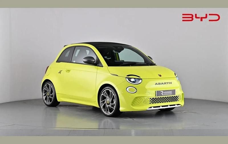 Used Abarth 500C Turismo 114 kW (155 HP) 2023 Lime green Cabriolet