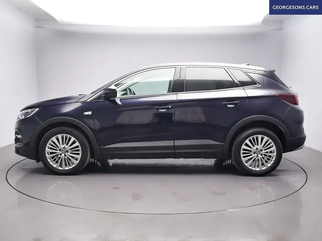 Used Vauxhall Grandland X S 130 HP (95 kW) 2018 Mauve/purple SUV