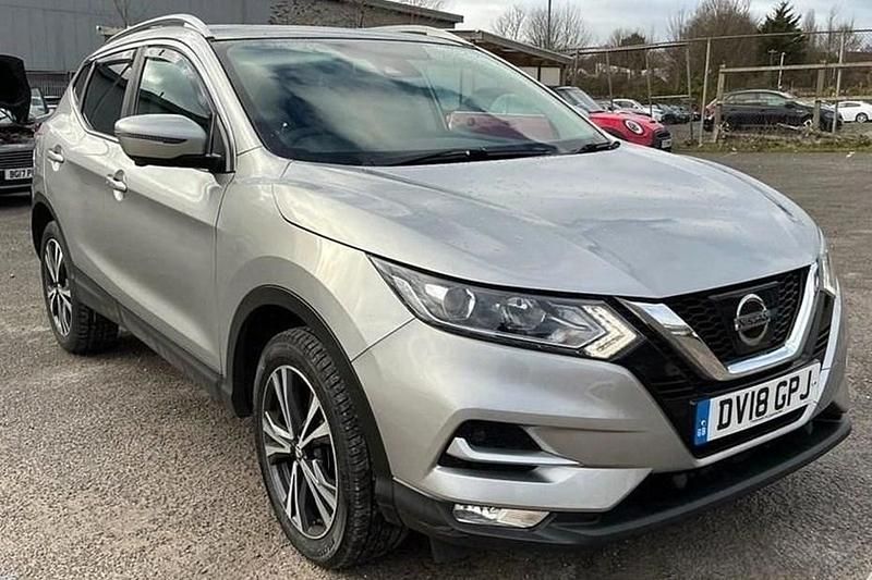Used Nissan Qashqai N-Connecta 110 HP (80 kW) 2018 Silver SUV