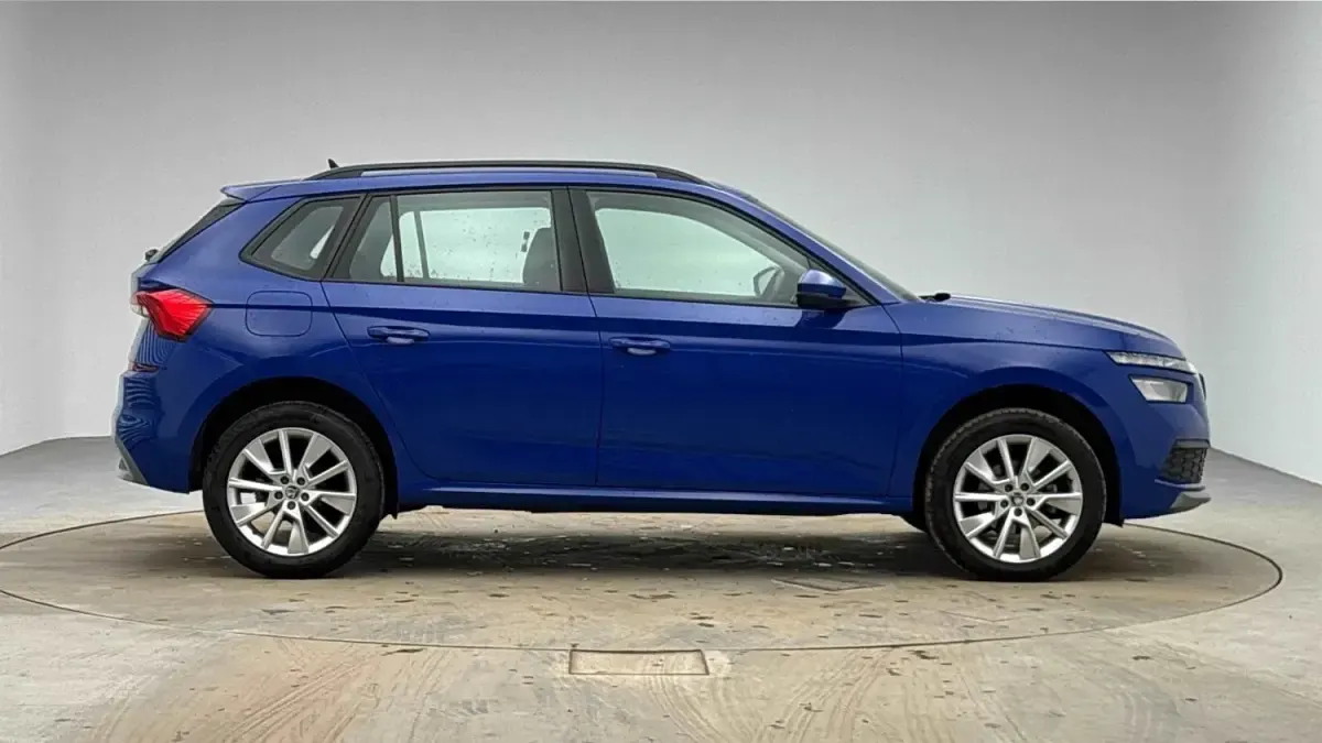 Usado Skoda Kamiq SE 95 HP (69 kW) 2023 Azul SUV