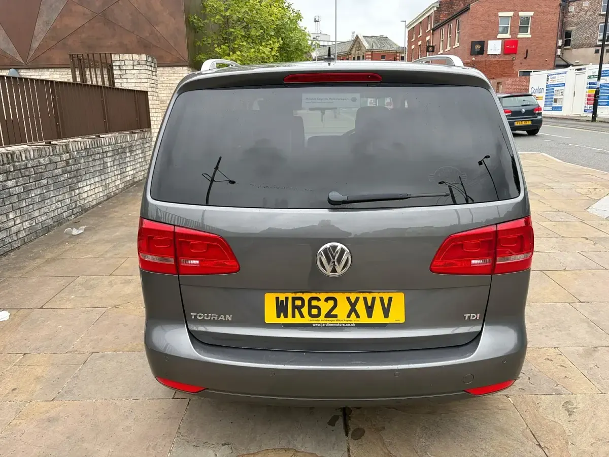Used VW Touran SE 105 HP (77 kW) 2012 Grey MPV