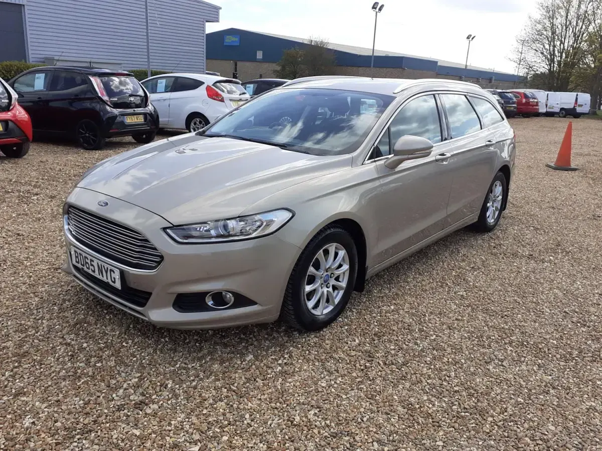 Usado Ford Mondeo Zetec 2016 Prateado Carrinha