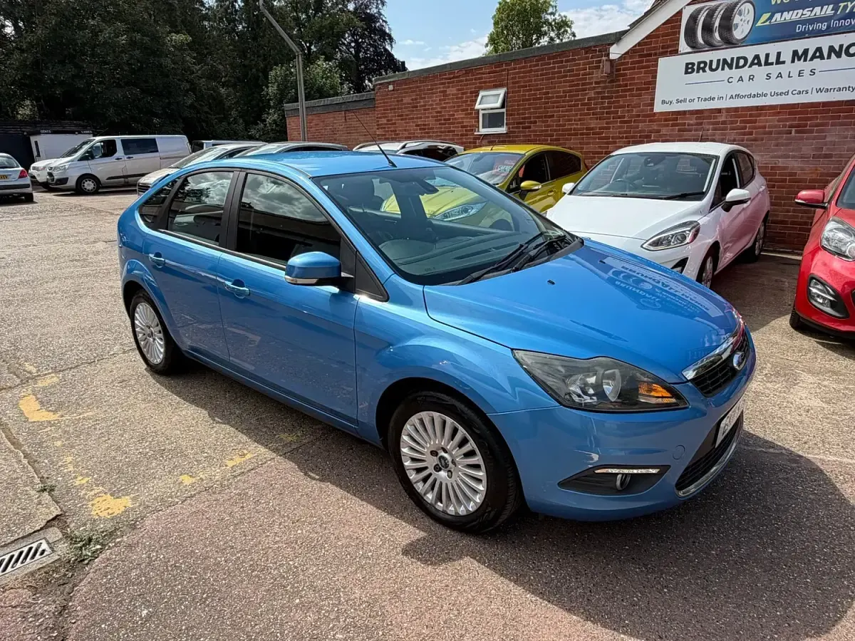 Used Ford Focus Titanium 2011 Blue Hatchback