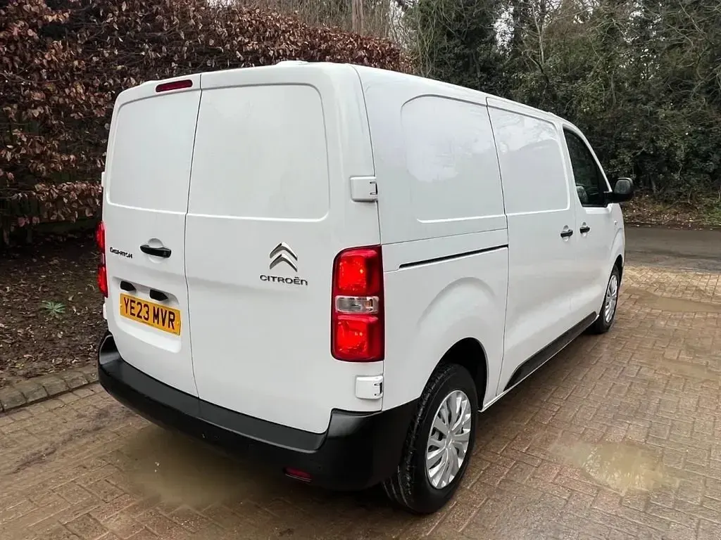 Gebraucht Citroën Dispatch 145 PS (106 kW) 2023 Weiß Van / Kleinbus