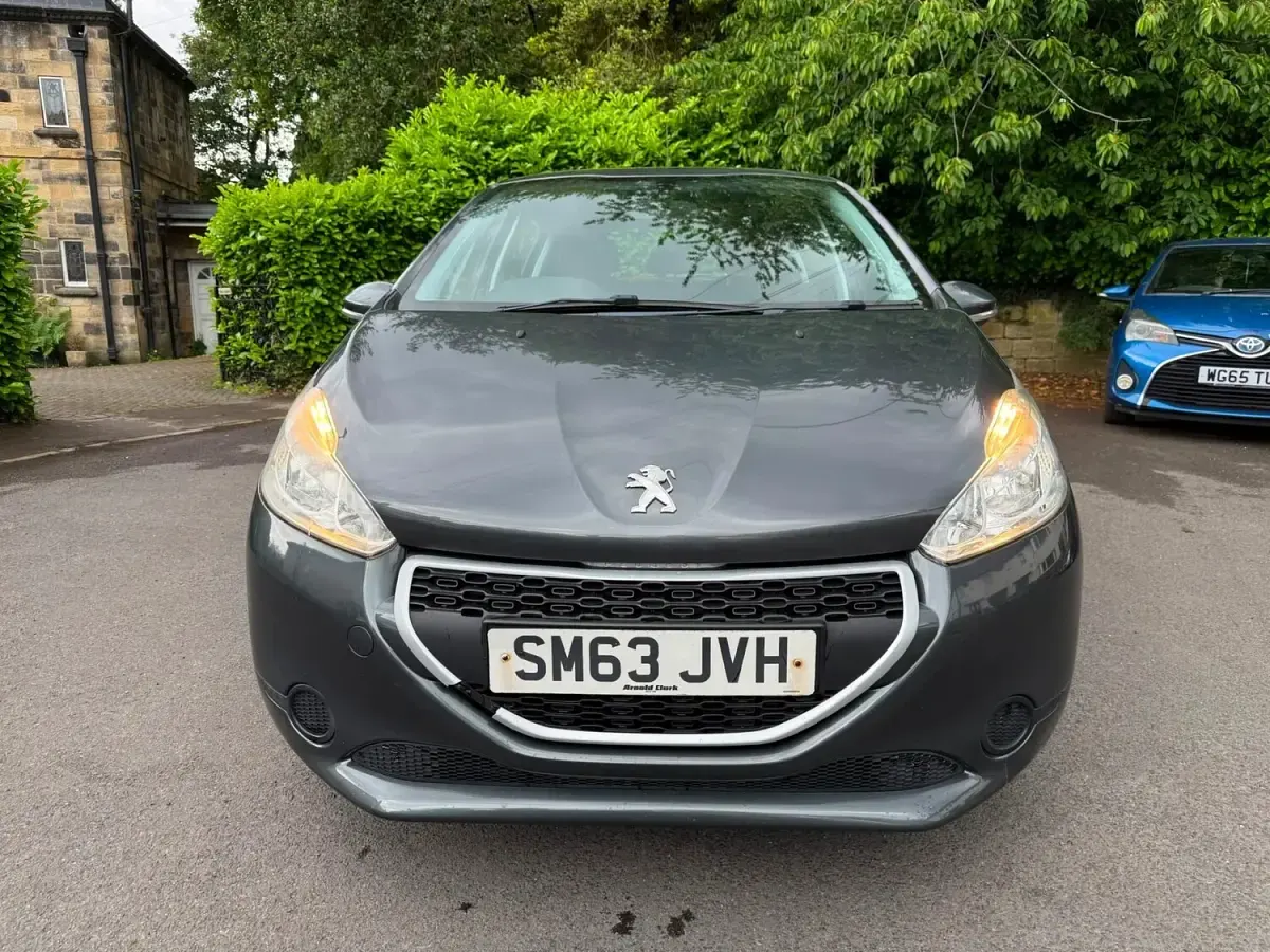 Used Peugeot 208 Access 82 HP (60 kW) 2014 Grey Hatchback