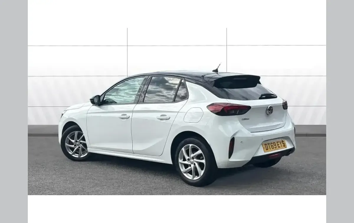 Used Vauxhall Corsa SRi 100 HP (73 kW) 2020 White Hatchback