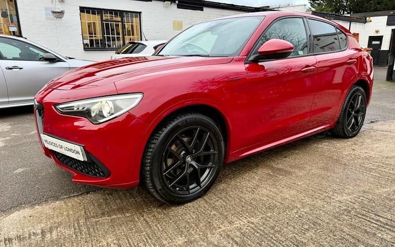 Used Alfa Romeo Stelvio Veloce 280 HP (205 kW) 2022 Red SUV