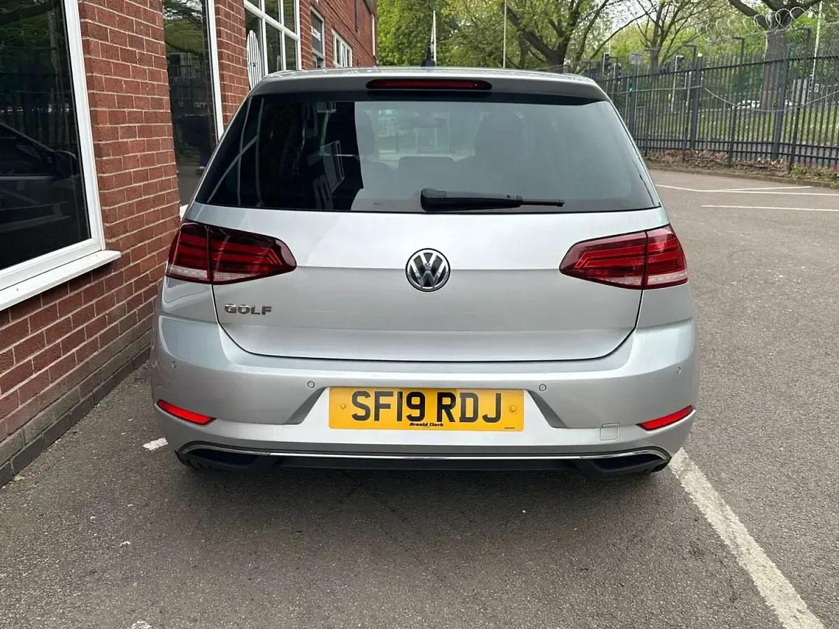 Used VW Golf VII Match 150 HP (110 kW) 2019 Silver Hatchback