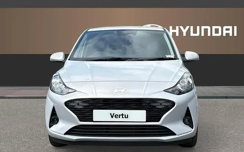 New Hyundai i10 Advanced 83 HP (61 kW) 2025 Red Hatchback