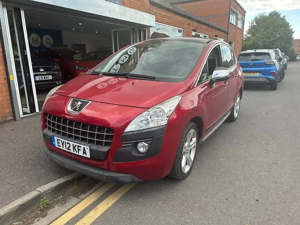 Used Peugeot 3008 Allure 112 HP (82 kW) 2012 Red Hatchback