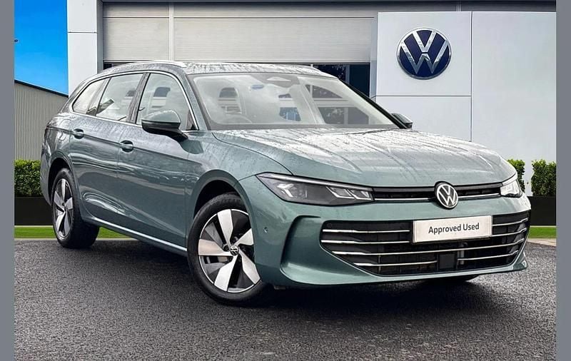 Green Used 2025 VW Passat Life Estate | £26,290 - Image 1/4