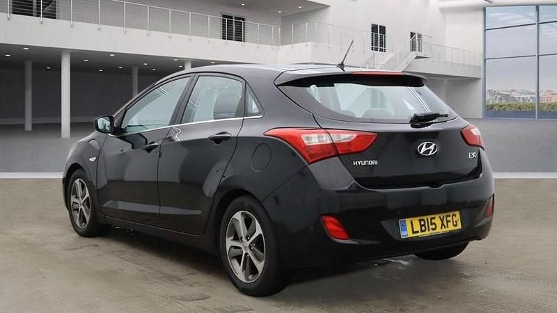 Used Hyundai i30 SE 100 HP (73 kW) 2015 Black Hatchback