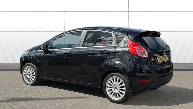 Begagnad Ford Fiesta Titanium 100 HK (73 kW) 2014 Halvkombi