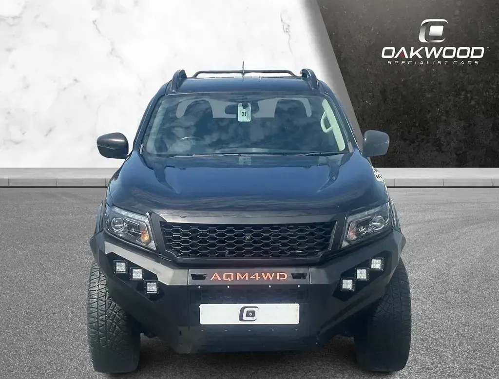 Used Nissan Navara Tekna 190 HP (139 kW) 2019 Black Pickup