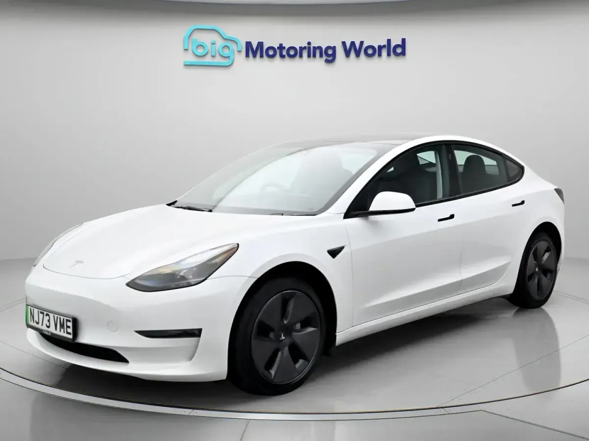 Used Tesla Model 3 Long Range RWD 235 kW (320 HP) 2023 White Sedan