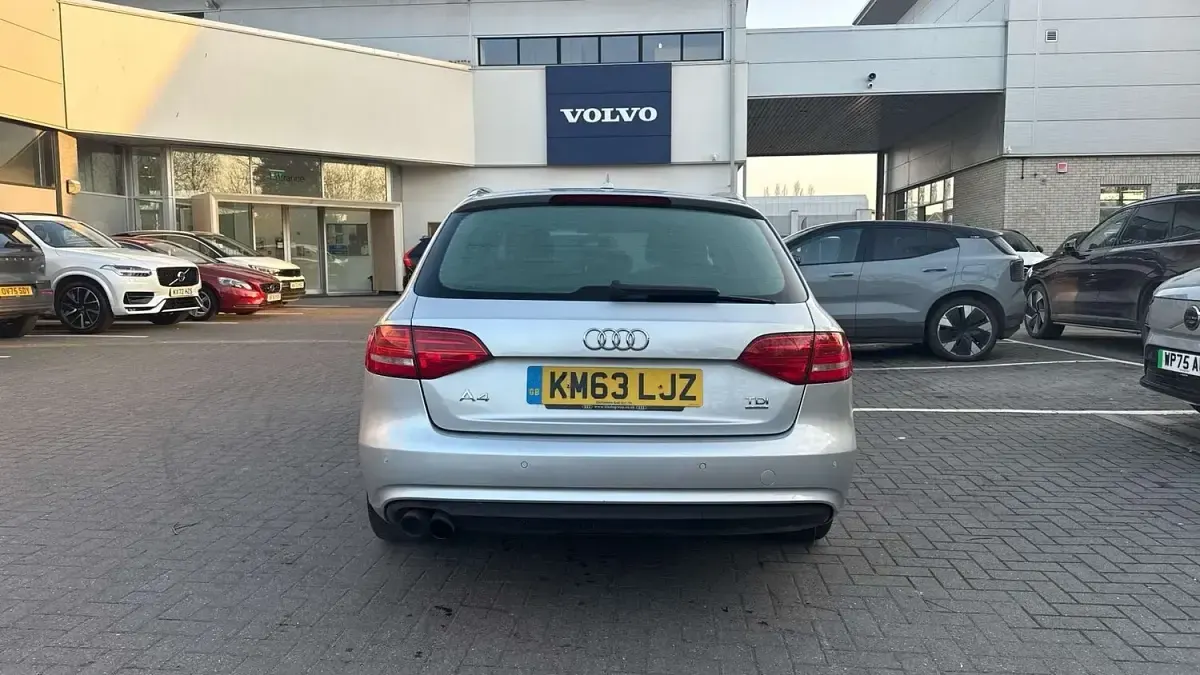 Used Audi A4 Design 177 HP (130 kW) 2013 Silver Estate