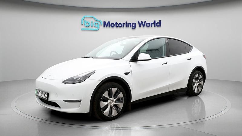 Used Tesla Model Y Long Range AWD 378 kW (514 HP) 2022 White SUV