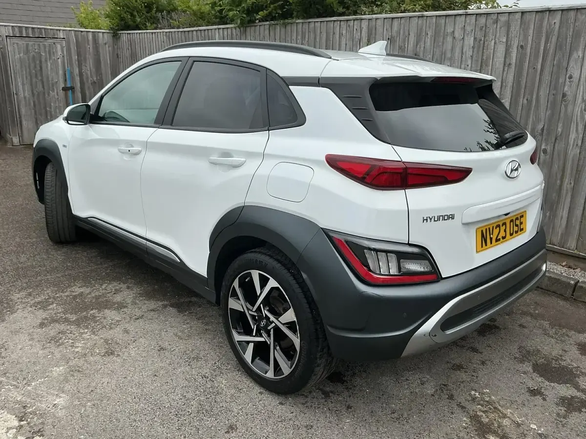 Used Hyundai Kona Premium 120 HP (88 kW) 2023 White SUV
