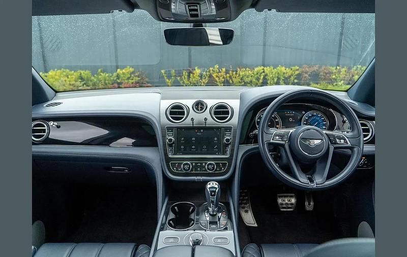 Used Bentley Bentayga 541 HP (397 kW) 2019 Blue SUV