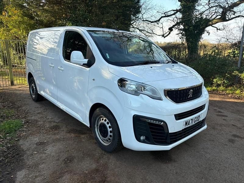 White Used 2021 Peugeot Expert Van | £6,500 (Fair price) - Image 1/4