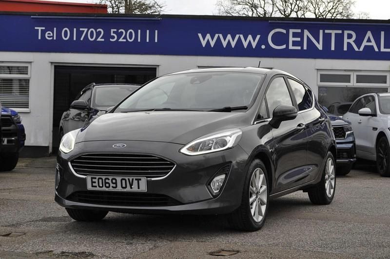Used Ford Fiesta Titanium 125 HP (91 kW) 2019 Grey Hatchback