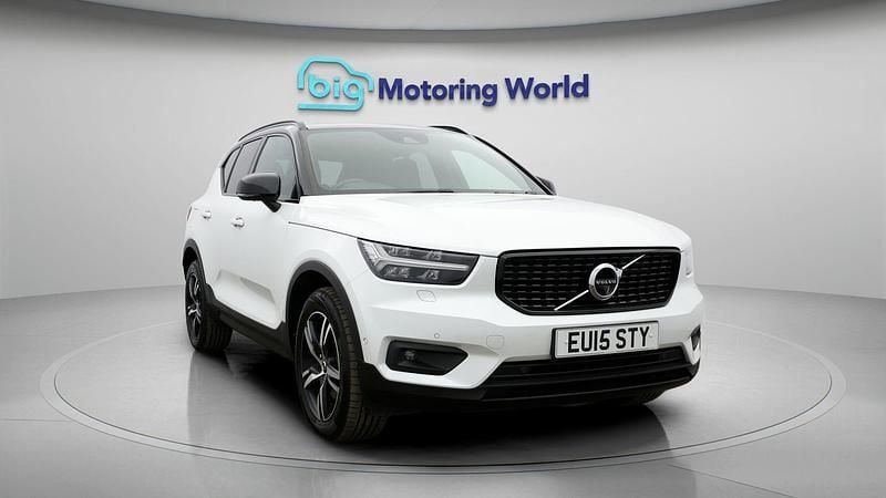 Used Volvo XC40 R-Design 194 HP (142 kW) 2021 SUV