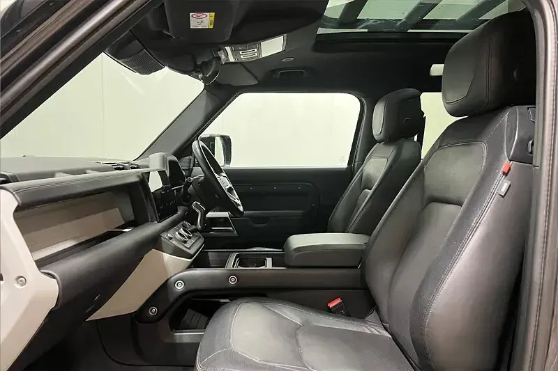Used Land Rover Defender HSE Dynamic 245 HP (180 kW) 2023 Grey SUV