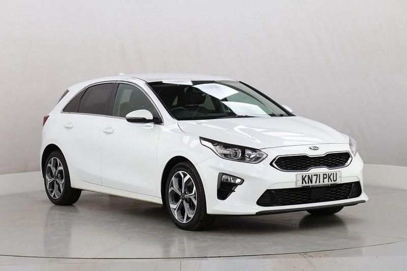 Used Kia Ceed 134 HP (98 kW) 2021 White Hatchback