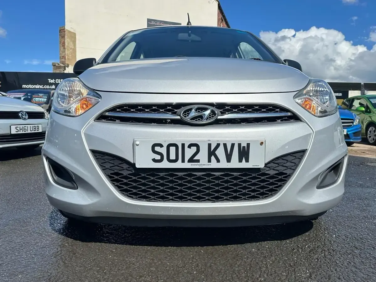 Used Hyundai i10 Classic 2012 Silver Hatchback